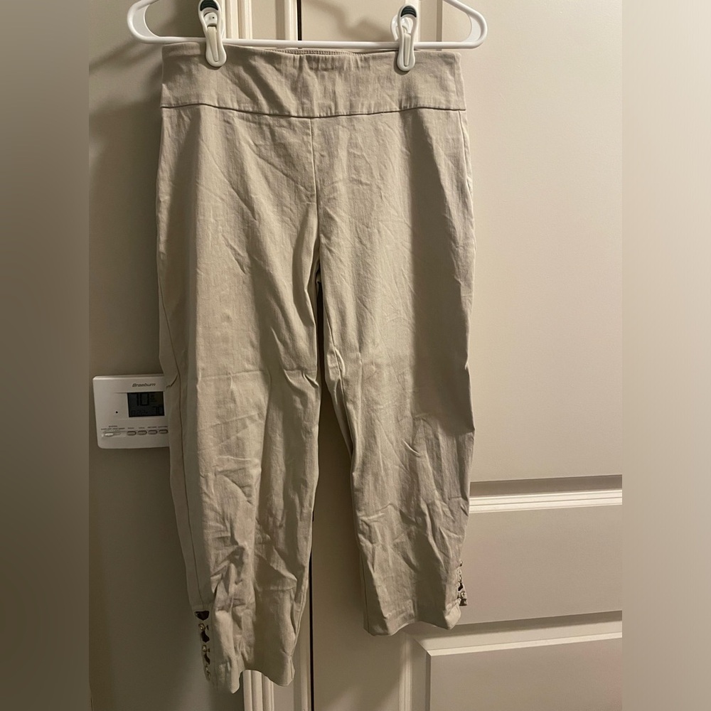 Cream colored capri pants by Attyre